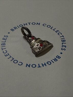🎂 Brighton Vintage Charm